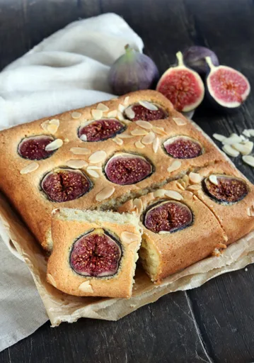 Fig & Almond Traybake
