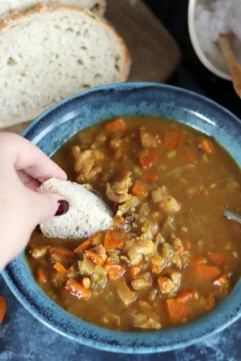 Sopa de pollo marroquí