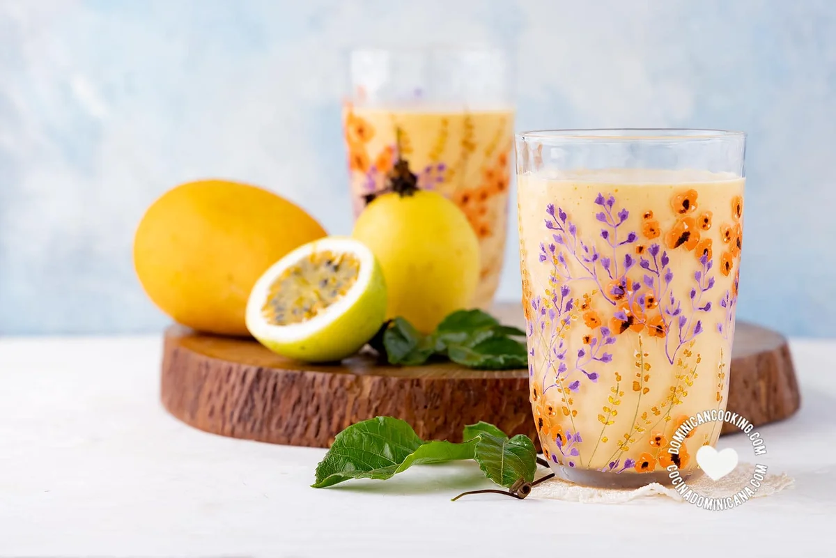 Batida de Mango [Video+Recipe] Passionfruit and Mango Smoothie