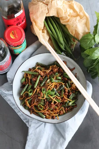 Stir-fried pork with green peppers