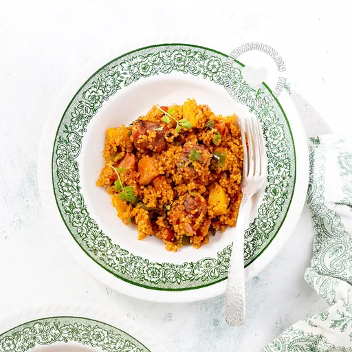 Locrio de trigo, arroz de trigo bulgur dominicano