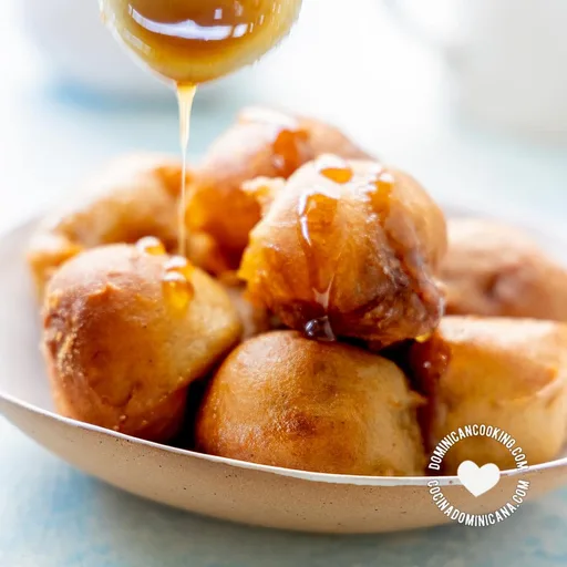 Buñuelos de Viento en Almíbar