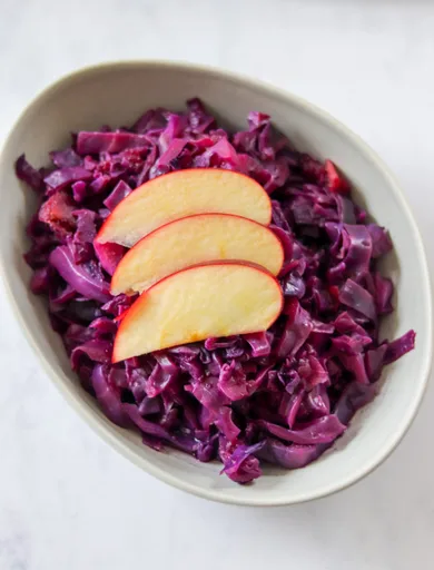 Lomito de Col Lombarda con Manzana en Olla a Presión