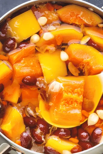 Papaya and Snow Fungus Dessert Soup