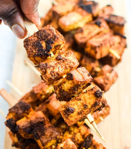 Brochetas de tofu mishkaki