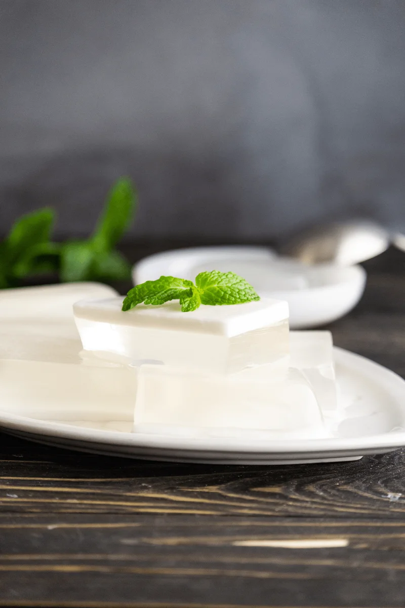 Thạch Dừa (Vietnamese Coconut Jelly)