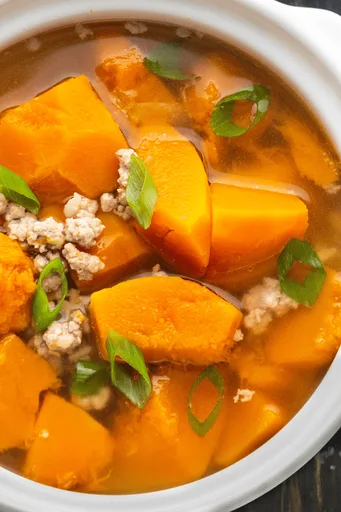 Vietnamese Kabocha Squash Soup (Canh Bí Đỏ Thịt Bằm)