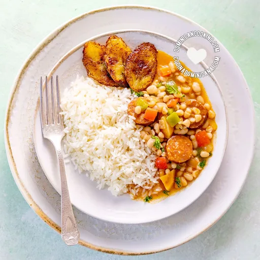 Habichuelas Blancas Guisadas