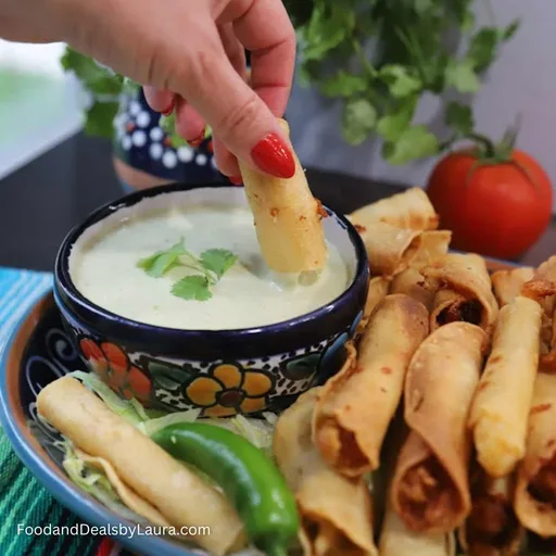 Tacos dorados de pollo
