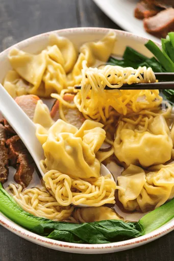 Wonton Egg Noodle Soup (港式云吞面)