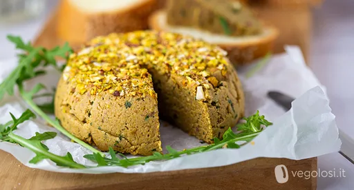Quesito vegano de pistachos y anacardos a la albahaca