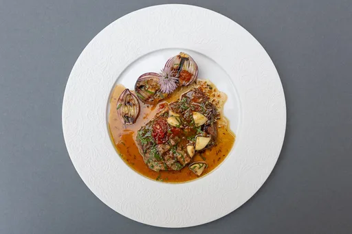 Filetes de aguja de cerdo con salsa rápida