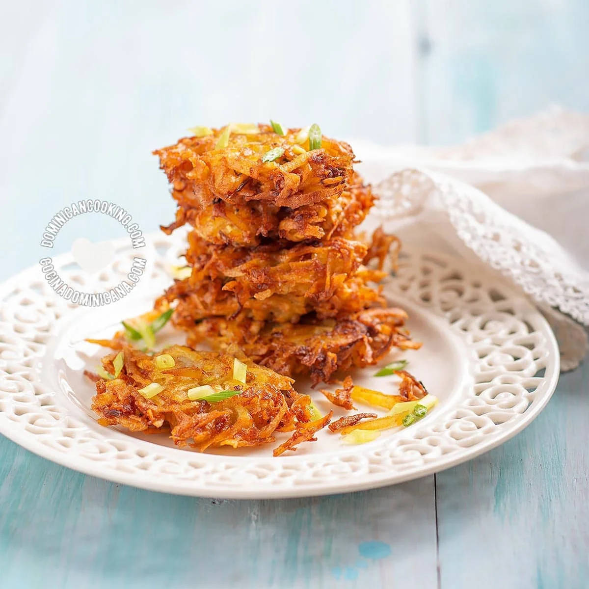 Plantain Fritters [Video+Recipe] Arañitas de Plátano