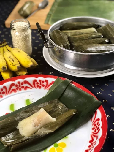 Khao Tom Lao | Paquetes de Arroz Glutinoso con Coco y Plátano