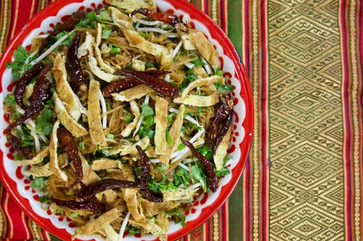 Kua Mee | Lao Stir Fry Noodles