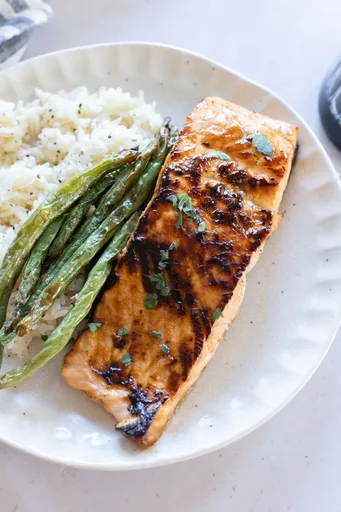 Salmón al horno con miel y balsámico