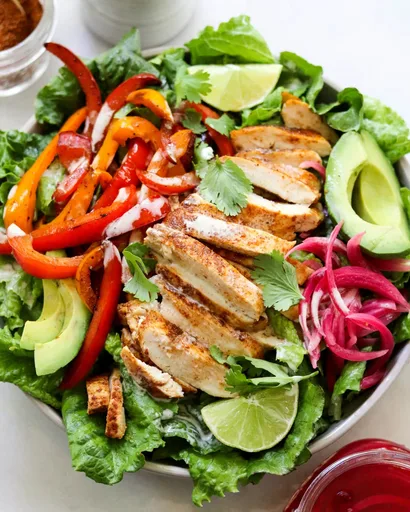 Ensalada de fajitas de pollo