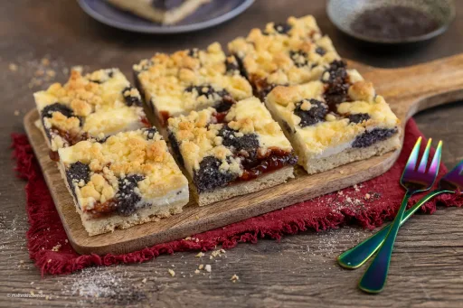 Omas Kleckselkuchen mit Quark, Mohn & Marmelade