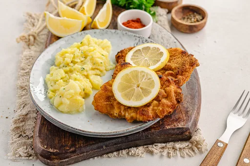 Panierte Schnitzel aus dem Backofen | zart & knusprig