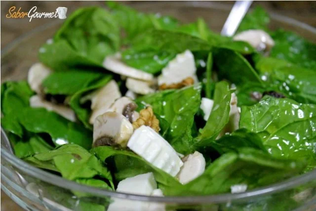 Ensalada de espinacas y champiñones