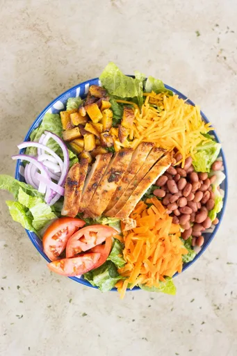 Ensalada de Pollo Fijiana