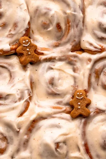 Gingerbread Cinnamon Rolls