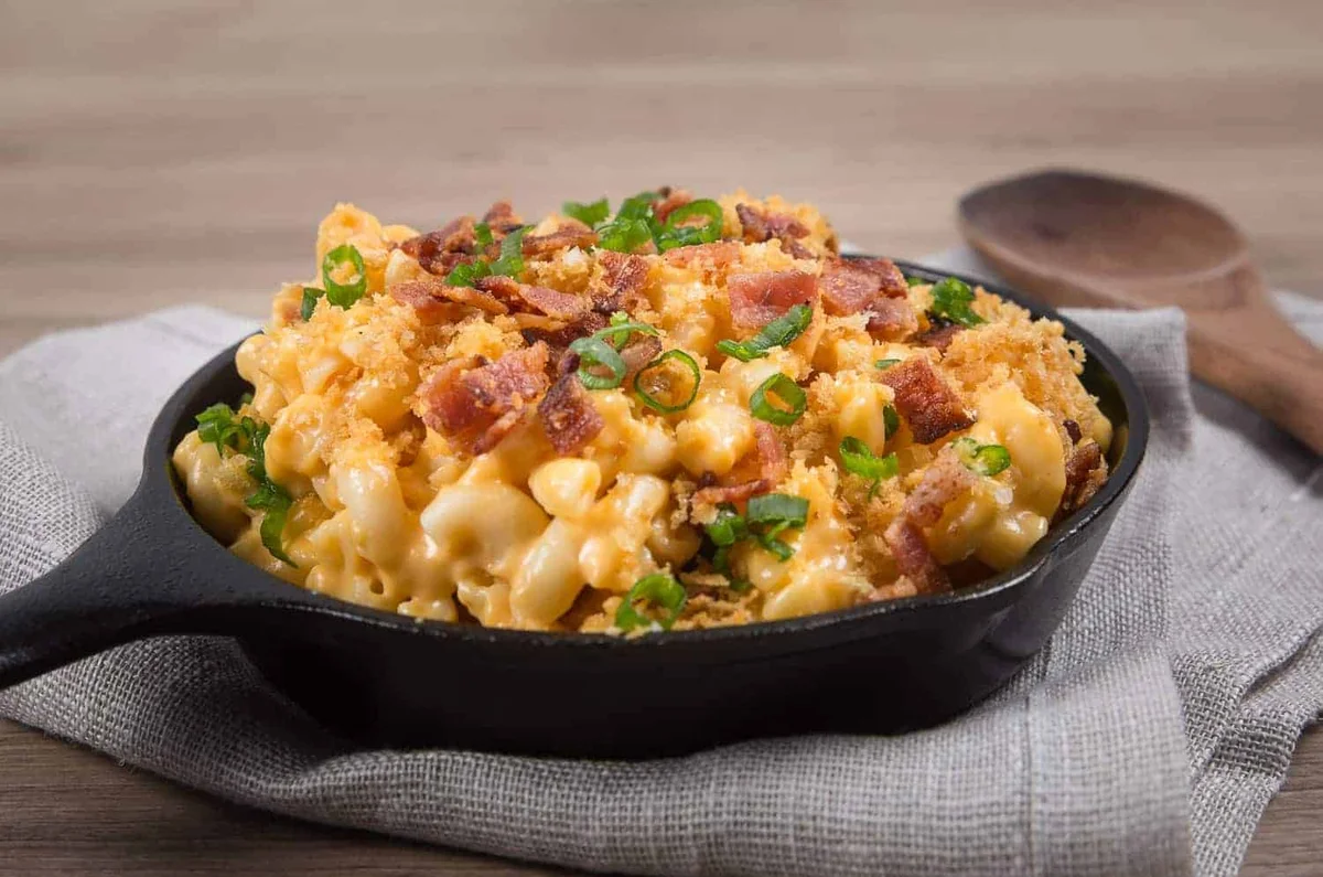 Loaded Instant Pot Mac and Cheese