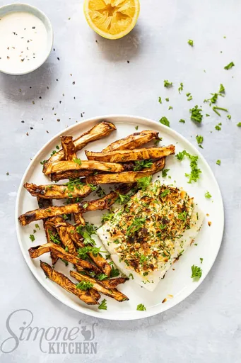 Bacalao al horno con patatas fritas de apionabo