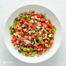 Ensalada de sandía con rúcula, queso azul y vinagreta balsámica