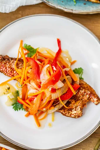 Pescado frito a la jamaicana estilo escovitch