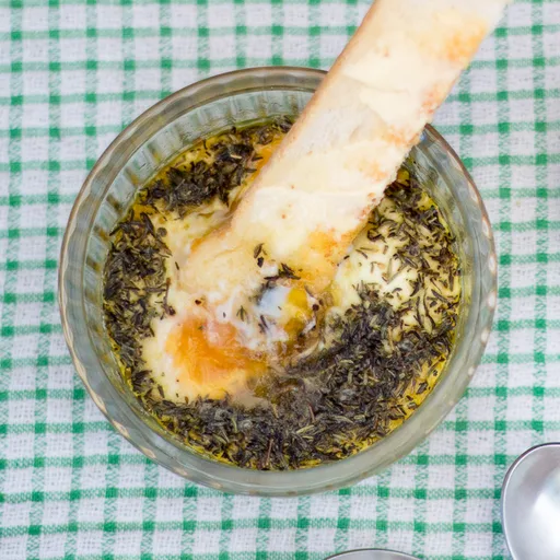 Huevos al horno fáciles con tomillo