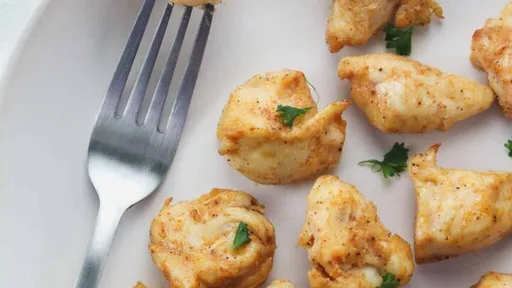 Bocados de pollo asado en freidora de aire (Keto y bajos en calorías)