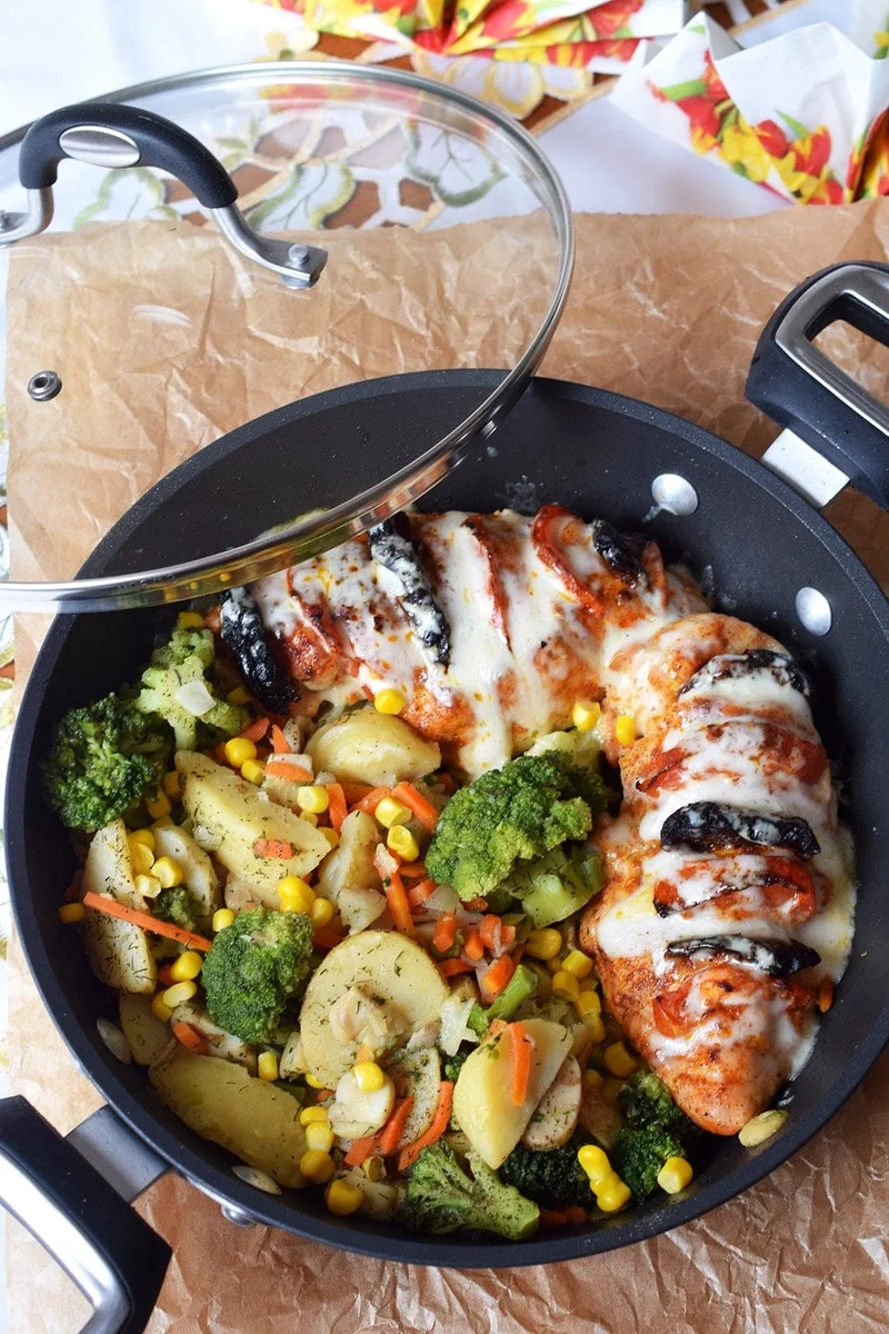 Déjeuner printanier – poulet farci aux légumes