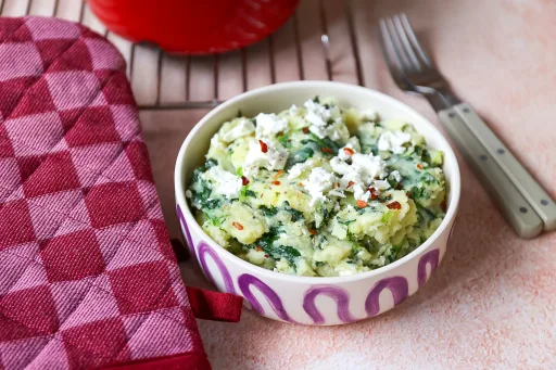 Estofado de patata con espinacas y feta