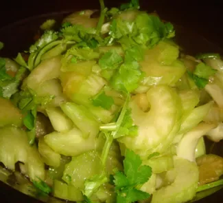 Apio en escabeche