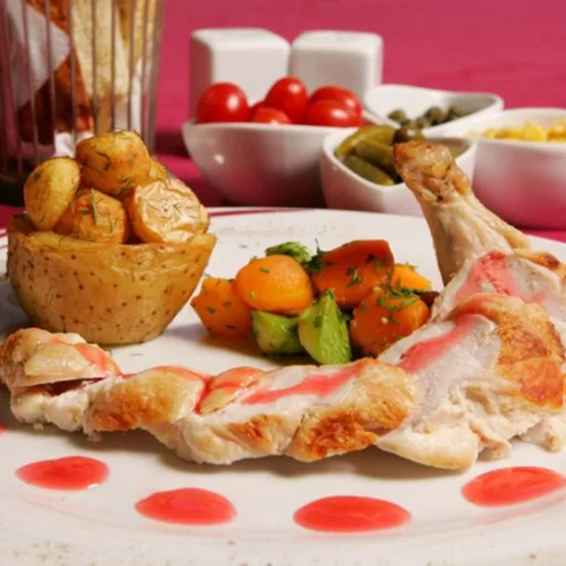 Pollo relleno de pavo con verduras