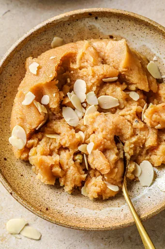 Sooji ka Halwa (Semolina Halwa) - 20 Minute Recipe!