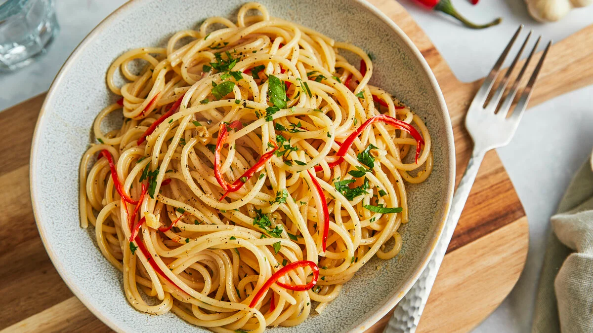 Spaghetti aglio, olio e peperoncini - wie vom Italiener