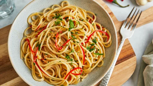 Spaghetti aglio, olio e peperoncini - wie vom Italiener