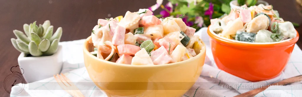 Salada de Macarrão Tropical