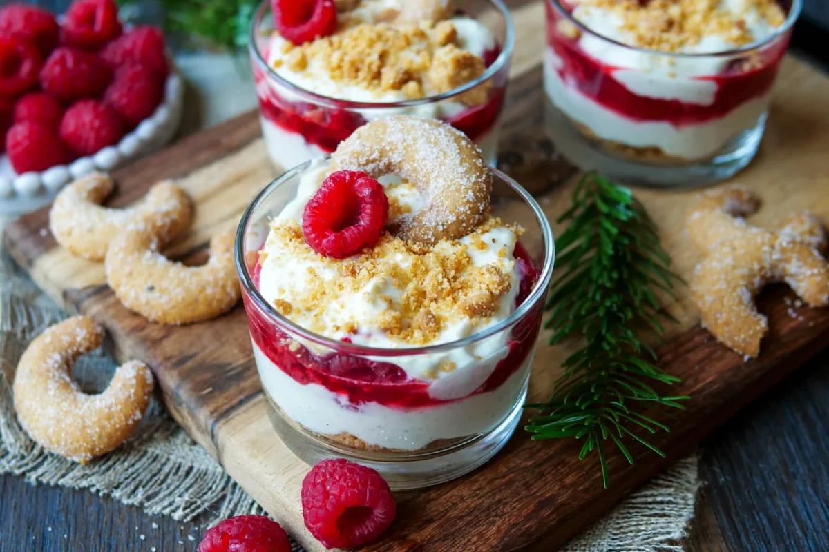 Vanillekipferl-Himbeer-Dessert ganz schnell