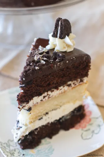 {Triple Layer} Cookies and Cream Oreo Cake