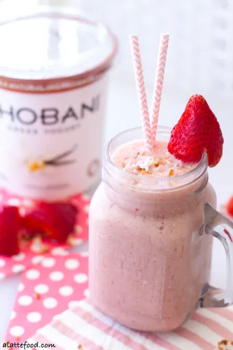 Tropical Pineapple Strawberry Smoothie