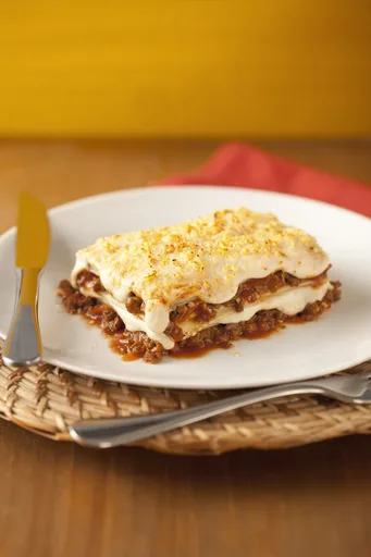 Lasaña a la Boloñesa con Crema de Leche Nestlé y Caldo Maggi