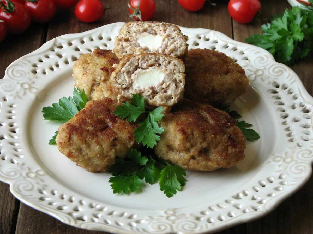 Kotlety mielone z mozzarellą