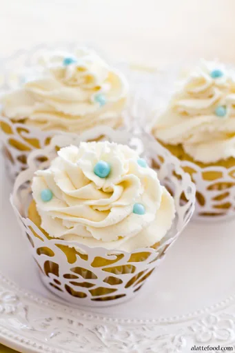 Vanilla Almond Cupcakes