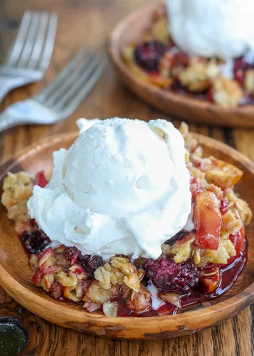 Blackberry Apple Crisp