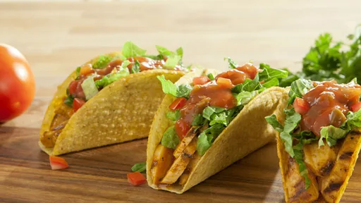 Tacos de pollo con tomate en dados Stand 'N Stuff™
