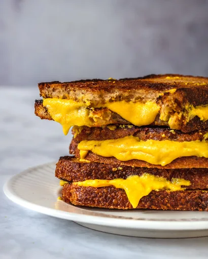 Sándwich de queso fundido a la plancha