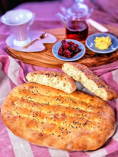 Barbari flatbread (Naan-e Barbari)